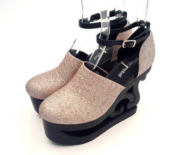 ジェフリーキャンベルの「スケート」パンプスにピンクラメの限定グリッターカラー