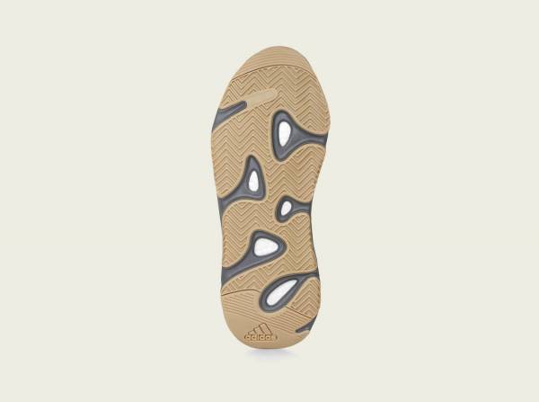 アディダス + カニエ・ウエストのシューズ「YEEZY BOOST 700 V2」マットグレーの新色