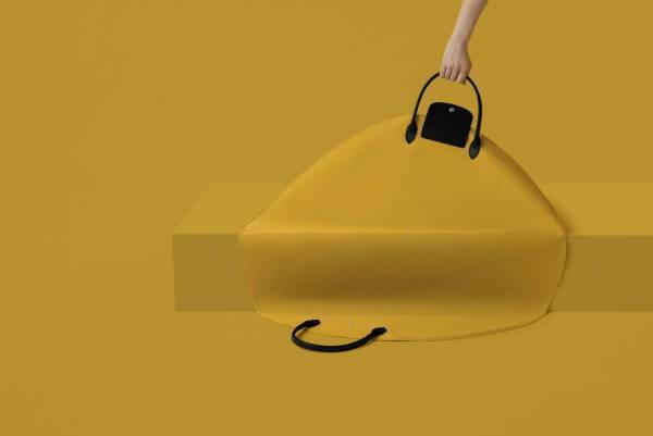 ロンシャンの“折り畳める”アイコンバッグが“キューブ＆コーン”型に、nendoとコラボ