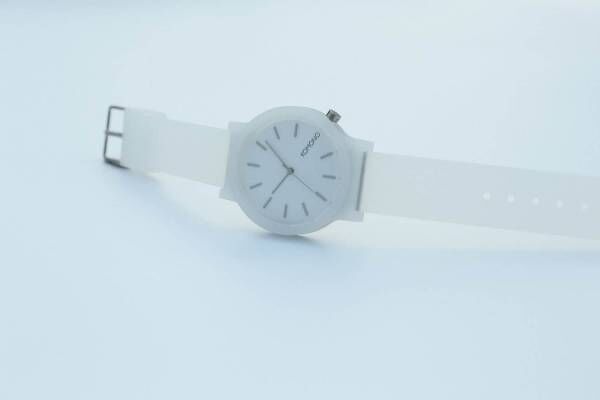 ベルギー発の時計ブランド「コモノ」カラフル&amp;レトロポップな新作ウォッチ
