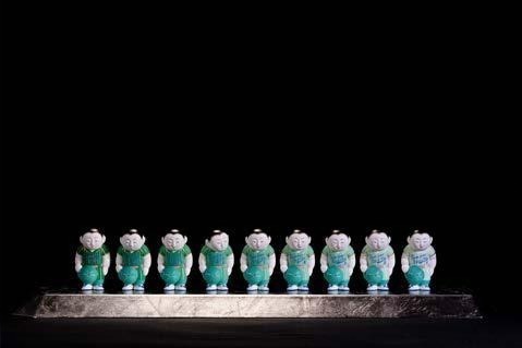 博多人形師・中村弘峰の展覧会「サマー スピリッツ」東京・銀座で、スポーツを伝統技術で表現