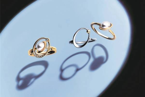 スタージュエリー、“宇宙に浮かぶ惑星”が着想のパール輝く限定セットリング「ザ プラネッツ」