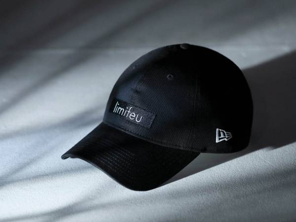 リミ フゥ×ニューエラのコラボキャップ、“小文字ロゴ”をフロントに刺繍