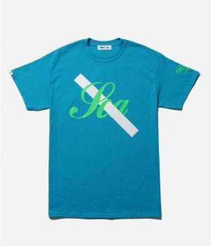 サタデーズ ニューヨークシティ×ウィンダンシーのロゴTシャツやトートバッグ、店舗ごとの限定カラー