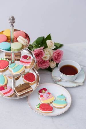 ラデュレの人気パティスリーを描いたポップなアイシングクッキー登場、メロン主役の夏限定タルトも