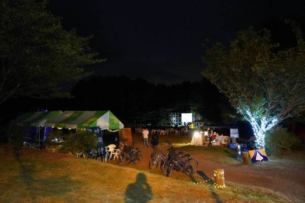 野外映画フェス「富士 湖畔の映画祭」富士山の麓でアウトドア映画鑑賞、監督・俳優のトークショーも