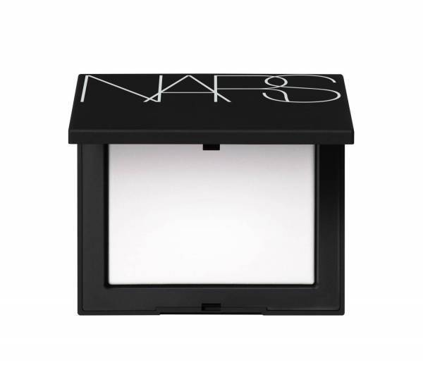 NARS “カルト的人気”透明肌演出のルーセントフェイスパウダーが増量リニューアル