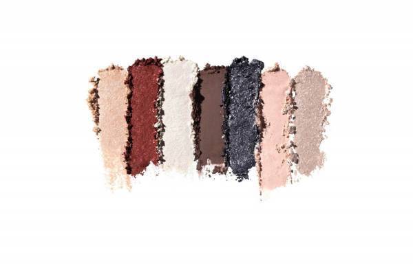 ボビイ ブラウン“クチュール”着想の10色入り限定アイパレット、ピンクがベース＆異なる4つの質感