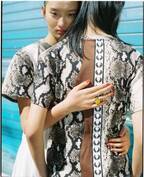 フレッドペリー × アカネ ウツノミヤ、パイソン柄Tシャツやオーバーサイズのポロシャツなど