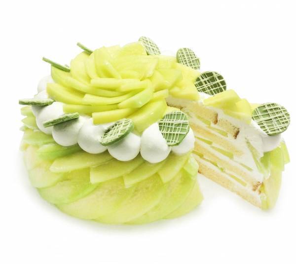 カフェコムサ「メロンのショートケーキ」果汁溢れる旬のメロンをドーム型に飾った贅沢な一品