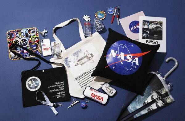 ニコアンド×NASA、アポロ計画ロゴや宇宙グラフィックを配したトートバッグや雑貨