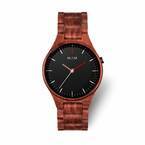スペイン発時計ブランド「マム」“噴火山や夜空の星”から着想した木製ケースの新作腕時計