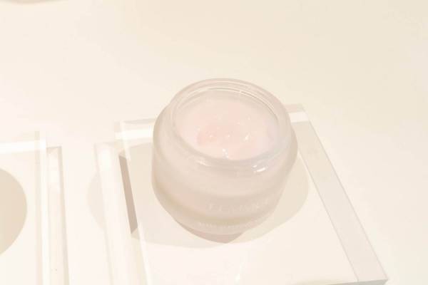 自然派コスメ「ファミュ」ダマスクローズのスリーピングマスク発売、一晩でプルンと潤う素肌に