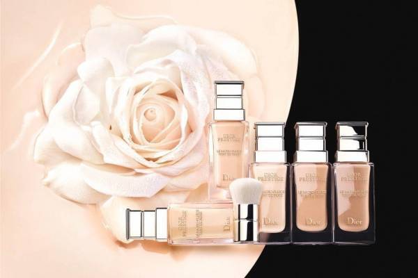 ディオール プレステージ“ローズ生まれ”のスキンケア ファンデーション誕生、カブキ ブラシ付