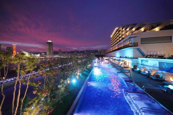 神戸みなと温泉 蓮のナイトプール「ビバ ナイト」DJや海外トップダンサーが盛り上げる大人の夜