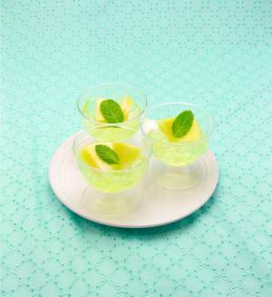 スイーツパラダイス「メロン食べ放題」旬のメロンを丸ごと提供＆果汁たっぷりの大福やゼリーも