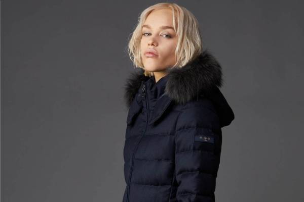 タトラス2019秋冬ダウンジャケット“ポンチョ型”ウィメンズや“スーツにおすすめ”のメンズ