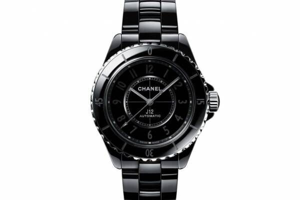 シャネルの新腕時計「J12 ファントム」ホワイト＆ブラックのワントーンで