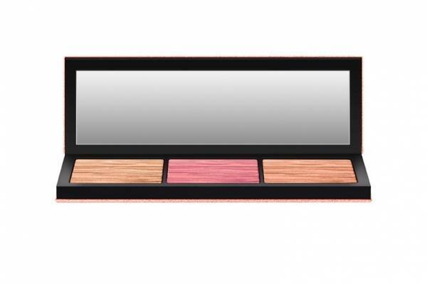 M·A·C“キラキラ”輝く限定コスメ、全3色入りフェイスパウダーや単色アイシャドウなど