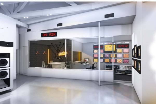 エルメスのメンズの世界を“ラジオ”で楽しむ「ラジオエルメス」原宿で、野田洋次郎のライブVR体験など