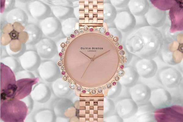 オリビア・バートン“夏の海”イメージの腕時計、キラキラクリスタル付き新宿限定ウォッチ