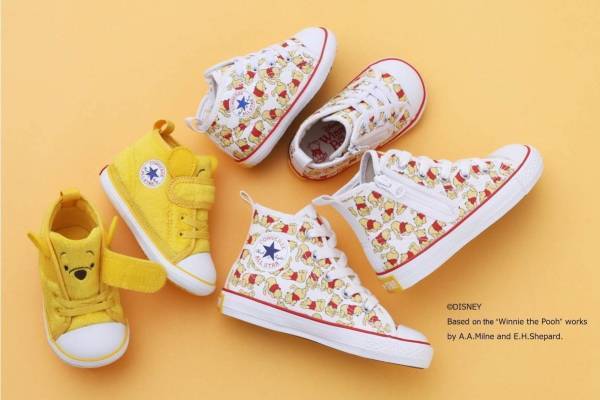 コンバースよりディズニー「くまのプーさん」ベビー＆キッズスニーカー、タン部分にかくれプーさん