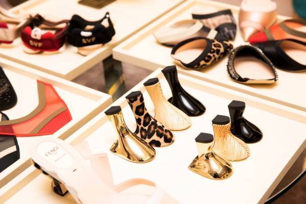 フェンディ“走れるヒール”「コリブリ」シューズのメイド・トゥ・オーダー、伊勢丹新宿店で