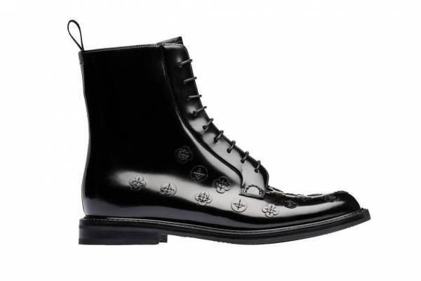 チャーチの新作ウィメンズシューズ、フラワーモチーフのレザーブーツなど - 伊勢丹新宿店に新店も