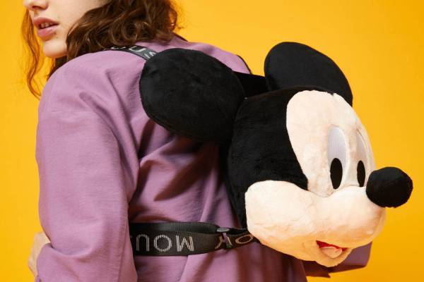 マウジーのディズニーコレクション19年秋新作 - ミッキー顔型リュックやヴィンテージ風パーカーほか