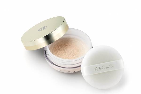 江原道の限定フェイスパウダーひと塗りで艶肌に、しっとり質感で乾燥する季節にぴったり