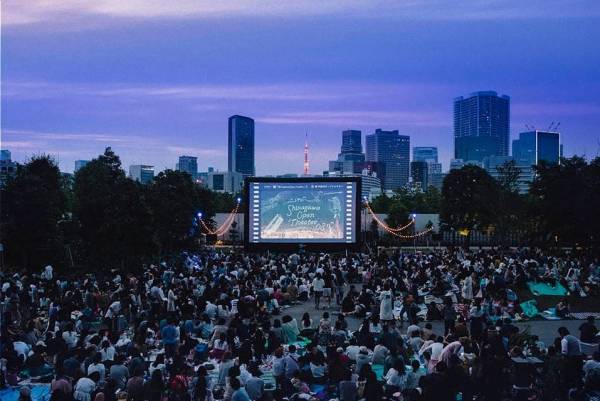 無料の野外映画イベント「品川オープンシアター」品川シーズンテラスで『レディ・プレイヤー1』を上映