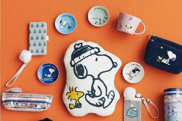 アフタヌーンティー・リビング、冬支度のスヌーピーとピーナッツの仲間を描く雑貨 - コラボ第2弾