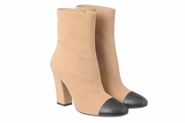 ツル バイ マリコ オイカワ新作、パール付きフラットシューズやバイカラーショートブーツ