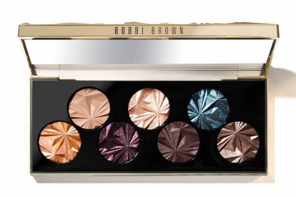 ボビイ ブラウン19年クリスマスコスメ - 宝石箱風アイシャドウ パレットや人気リップコフレ