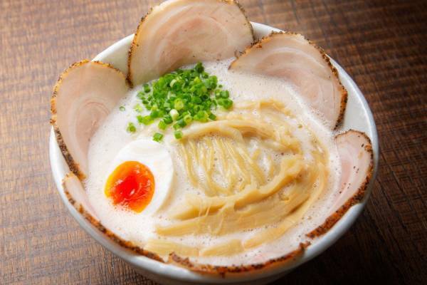 大阪あべのHoopに新フードエリア「フープ ダイニング コート」奈良の名店・ラーメン家 みつ葉など