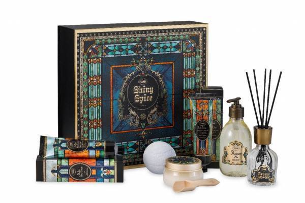SABON19年クリスマスコフレ＆ボディケア 、“ステンドグラス”を思わせる限定の香り