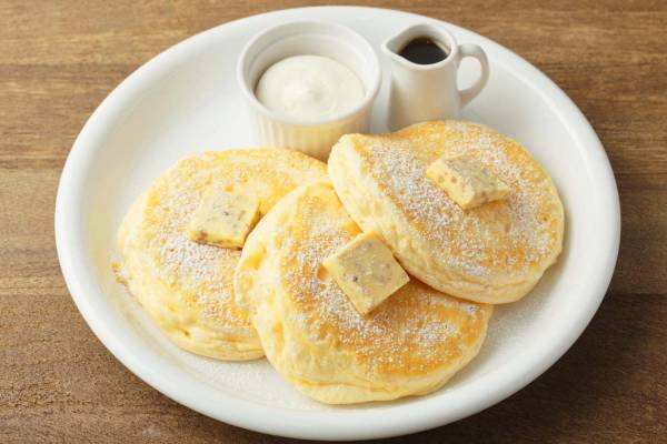 “パンケーキ王子”杉本悟プロデュース「ベリーファンシー」表参道に、ふわふわ半熟食感のパンケーキ専門店