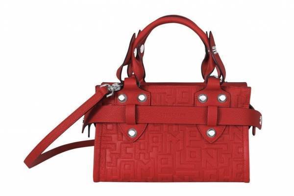 ロンシャン新作バッグ「ラ ヴォヤジューズ」“女性の旅”に着想、トランク風ベルトを飾って