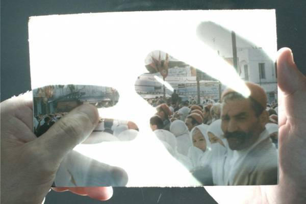 エルメス 銀座で「みえないかかわり」 イズマイル・バリー展、光と陰の戯れを観察するインスタレーション