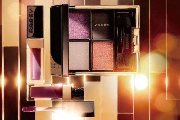 SUQQU19年クリスマスコフレ“キャンドル”のあたたかみをイメージしたメイクアップ キット