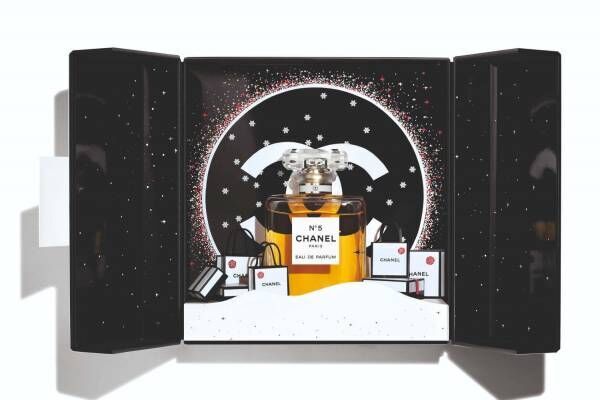シャネルの2019年クリスマスコフレ、人気香水を入れた限定ボックス＆リップサイズのミニ香水も