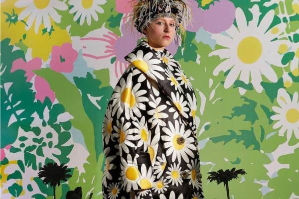 0 モンクレール リチャード・クイン“フラワー柄”ダウンコートや“レインボー”ジャケット発売