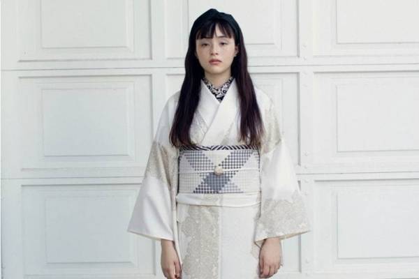 キモノ バイ ナデシコ新作レース柄やフラワー柄きもの、“本”を描いた帯も