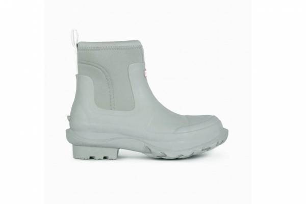 ステラ マッカートニー×ハンターのラバーブーツ、ナチュラルラバー使用＆ロゴ入りヒールタブ