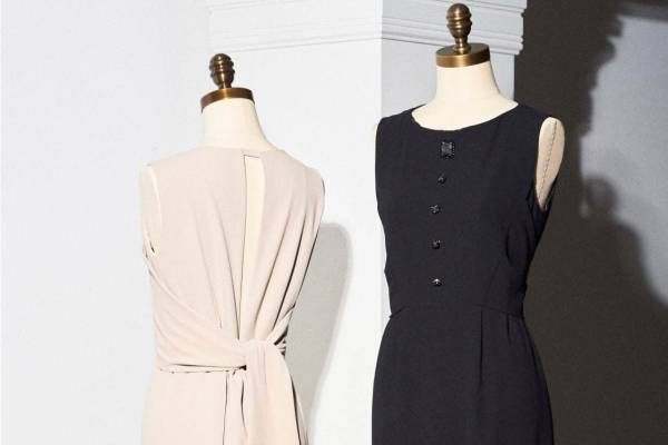 リリー ブラウン“スワロフスキー・クリスタル”を飾ったワンピース、アンティーク風イヤリングも