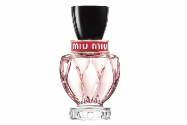 「ミュウミュウ ツイスト ヘアミスト」アップルブロッサム×ピンクアンバーの魅惑的な香りを髪に