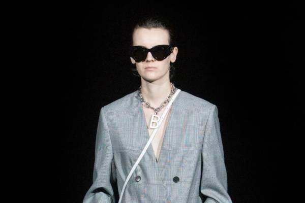 バレンシアガ 大丸心斎橋 リオープン、ウィメンズ＆メンズのウェアやシューズ