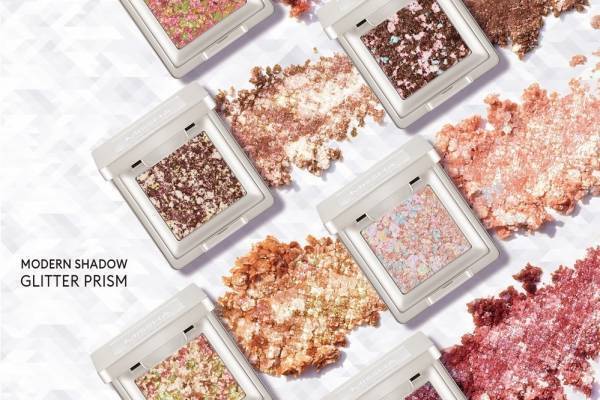 “最大限のキラキラ感”「ミシャ グリッタープリズム シャドウ」グリッター×濡れツヤでプリズムアイに