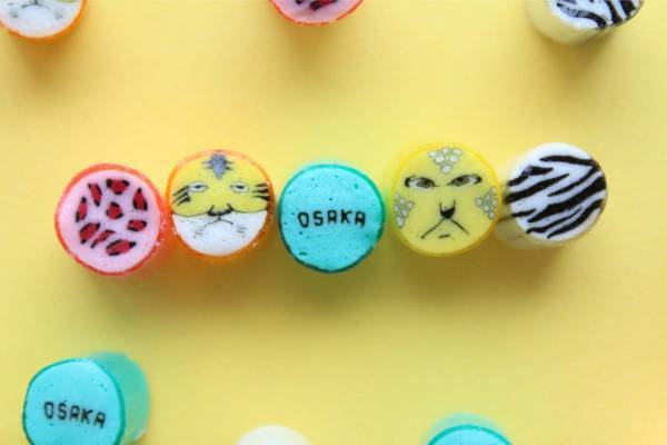 パパブブレ大丸心斎橋店オープン、直径60センチの巨大ロリポップ&ヒョウ柄の”OSAKA”キャンディ