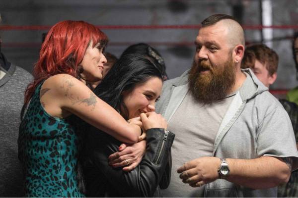 映画『ファイティング・ファミリー』プロレスに生涯を賭けた、破天荒な家族の“愛と真実”の実話